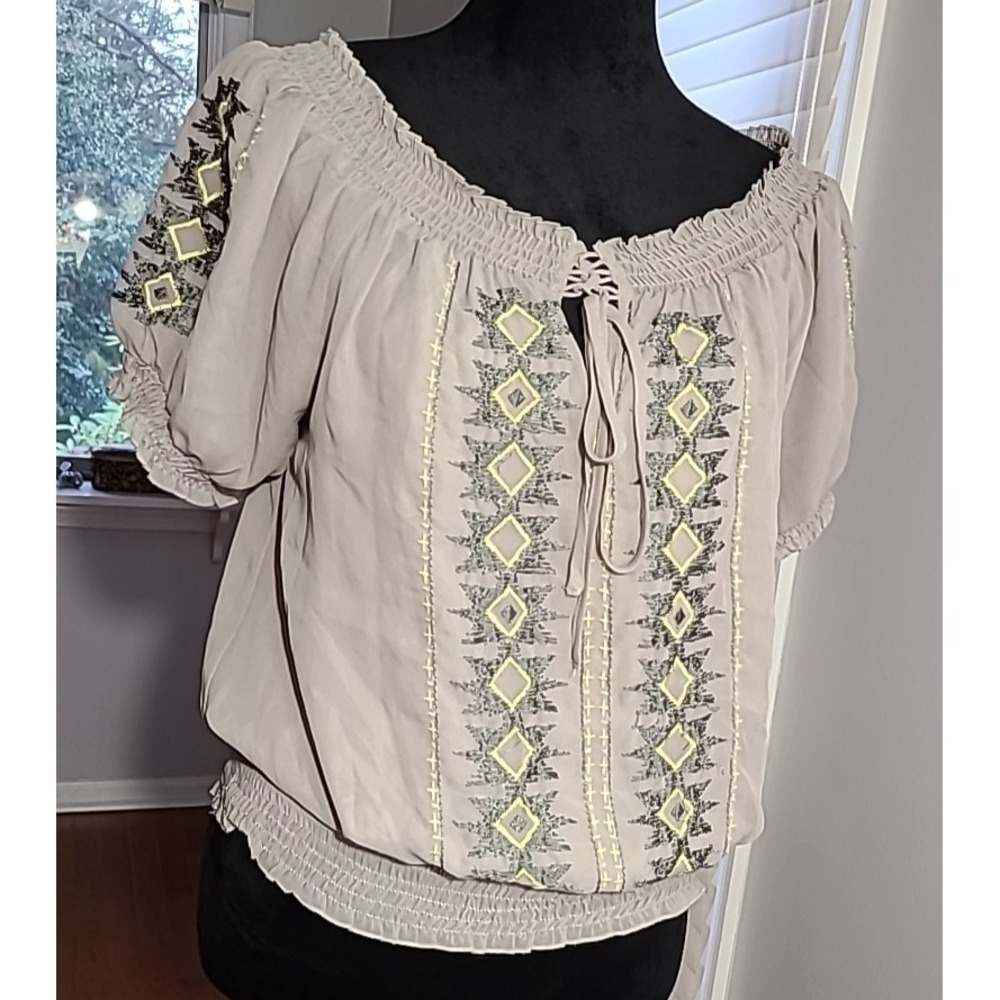 BCBG Gray Yellow Off The Shoulder Boho Tie Blouse Women's Size Large Embroidered
